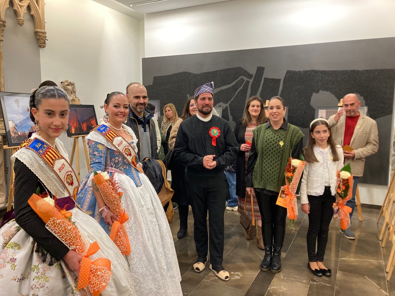 L’AC Falla Penya el Mocador inaugura l'exposició Rituals de Festa i Foc a Sagunt.